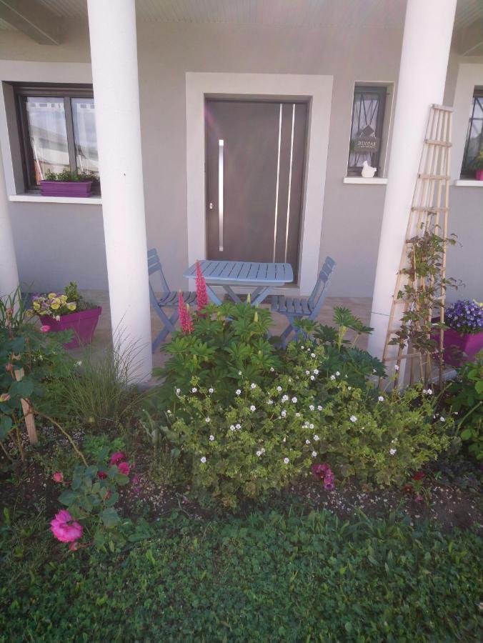 le bonheur à portée de mains Bergerac Exterior foto